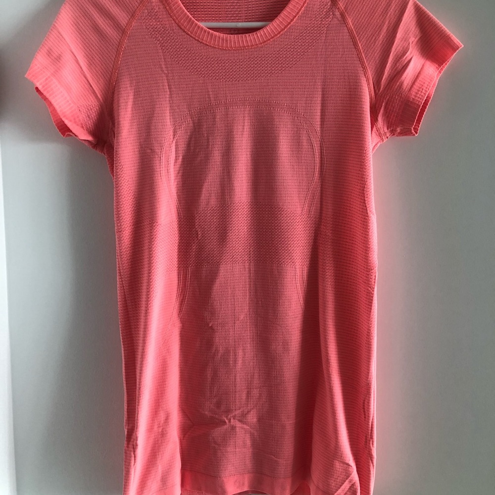 Lululemon swiftly tech tee. GOOD CONDITION.